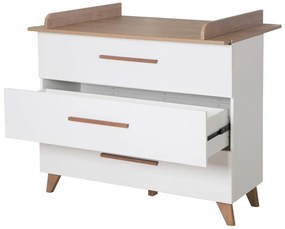 Biało-naturalna niska komoda dziecięca w dekorze dębu z przewijakiem 110x98 cm – Roba