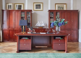 Eleganckie biurko do gabinetu lub kancelarii Lord, dostępne w dwóch wymiarach 220x100 cm lub 240x110 cm. Biurko fornirowane drewnem, kolor koniak. Meble gabinetowe Prestige