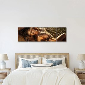 Obraz kobiety leżącej na plaży (170x50 cm)