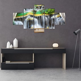 Obraz - Widok magicznych wodospadów (125x70 cm)