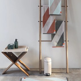 Ręcznik kąpielowy frotte z bawełny organicznej w kolorze khaki 70x133 cm Diagonal – Mette Ditmer Denmark
