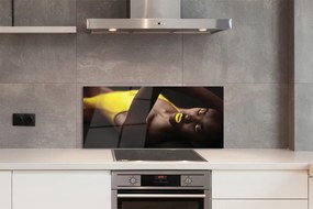 Szklany Panel Kobieta z Żółtymi Ustami