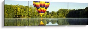 Obraz balonu na ogrzane powietrze nad jeziorem (170x50 cm)