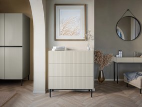 Komoda Nicole 100 cm z szufladami i ryflowanym frontem - kaszmir / czarne nóżki