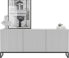 Komoda z 3 drzwiami – Korpus biały mat, ryflowane fronty biały mat – 168 cm, czarna metalowa rama
