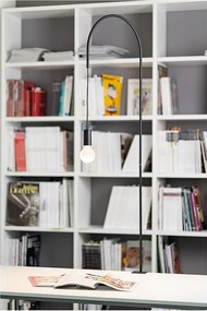 Zafferano - Lampa stołowa z drutu z zaciskiem, obrotowa 200°, wys. 152 cm, malowany metal, żarówka E27 maks. 60 W w zestawie - biała