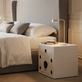 Komoda, stolik nocny, metalowe okucia, styl azjatycki, biały.