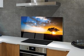 Panel szklany do Kuchni Samotne Drzewo pod Chmurami