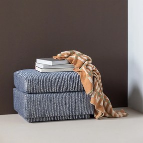 Szaroniebieski tapicerowany podnóżek Lou – WOOOD