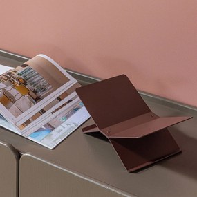 Metalowy stojak na książkę kucharską Brook – WOOOD