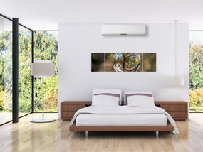 Obraz - Odbicie w szklanej kuli (170x50 cm)