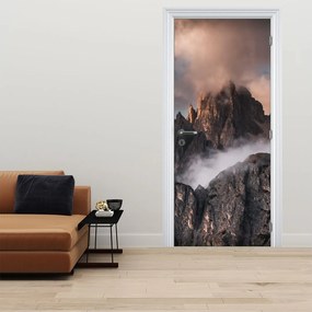 Fototapeta na drzwi - Włoskie Dolomity ukryte we mgle (95x205cm)