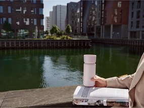 Jasnoróżowy kubek termiczny ze stali nierdzewnej 400 ml Singles – Zone