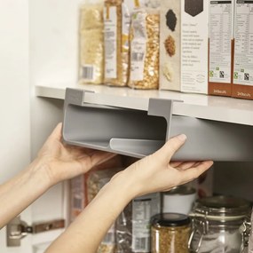 Szary wiszący plastikowy uchwyt na ręczniki papierowe i folię CupboardStore – Joseph Joseph