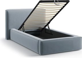 Jasnoniebieskie tapicerowane łóżko jednoosobowe ze schowkiem ze stelażem 90x200 cm Jodie – Micadoni