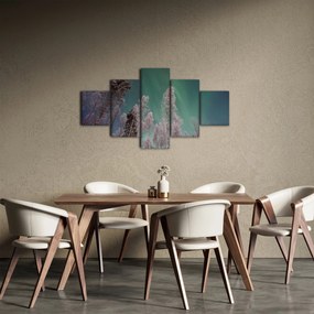 Obraz zorzy polarnej nad zamarzniętymi drzewami (125x70 cm)