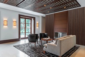 Drewniany panel akustyczny, 2400 x 600 mm, czarny podkład, orzech