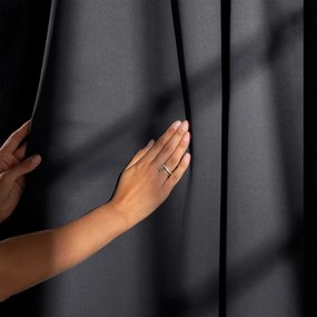 Antracytowa zaciemniająca zasłona termiczna 140x270 cm Pleat – Restilo