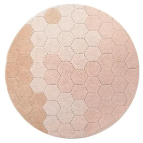 Jasnoróżowy bawełniany okrągły dywan tkany ręcznie odpowiedni do prania ø 140 cm Honeycomb Rose – Lorena Canals
