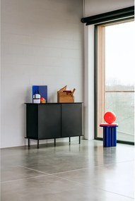 Czarna komoda z otworem na kable 120x88x50 cm Suumo – noo.ma