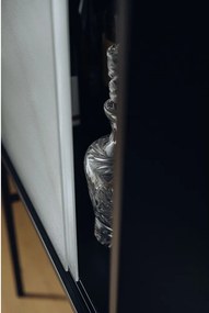 Czarna witryna z drzwiami przesuwnymi 70x109x40 cm Lekko – noo.ma