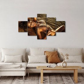 Obraz kobiety leżącej na plaży (125x70 cm)