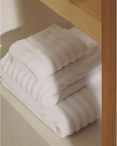 Biały bawełniany ręcznik frotte 50x90 cm Navira – Kave Home