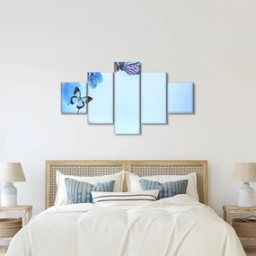 Obraz - Motyl na kwiatach orchidei, niebieski (125x70 cm)