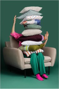 Beżowy aksamitny fotel Cosmopolitan Design Vienna