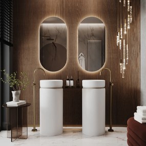 Dwie umywalki z konglomeratu wolnostojące okrągłe 85 x 40 cm RONA bez przelewu połączone półką szklaną | Różne kolory półki : Kolor szklanej półki - Niebieski, Kolor umywalki RONA - Biały matowy, Podłączenie syfonu - Do ściany