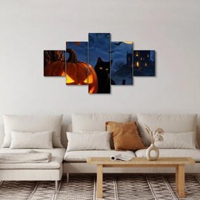 Obraz - Czarny kot przy świecącej dyni na Halloween (125x70 cm)