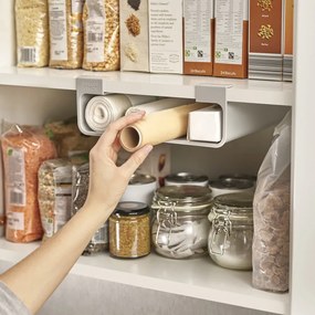 Szary wiszący plastikowy uchwyt na ręczniki papierowe i folię CupboardStore – Joseph Joseph