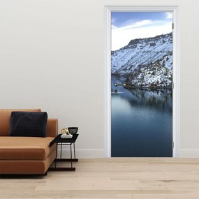 Fototapeta na drzwi - Zimowy krajobraz z jeziorem (95x205cm)