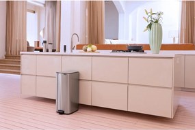 Stalowy kosz na śmieci z pedałem w kolorze matowego srebra 30 l Bo – Brabantia