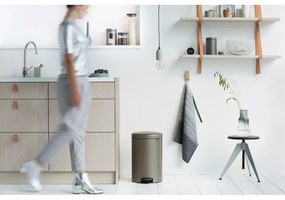 Szary stalowy kosz na śmieci z pedałem 20 l NewIcon – Brabantia