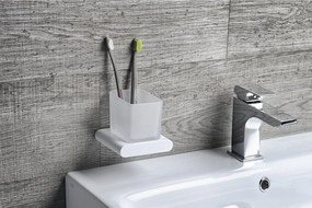 Biały szklany dozownik ścienny do mydła 300 ml Flori – Sapho