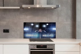 Szklany Panel Kosz w Blasku Reflektorów