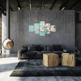 Obraz - Kwiatki na niebieskim tle (125x70 cm)