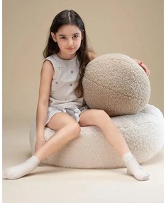 Jasnobrązowa poduszka na sofę dziecięcą z materiału bouclé Ball – Wigiwama