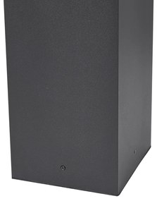 Zewnetrzna Nowoczesna lampa podłogowa zewnętrzna czarna 80 cm z gniazdem IP44 - Charlois Nowoczesny Oswietlenie zewnetrzne