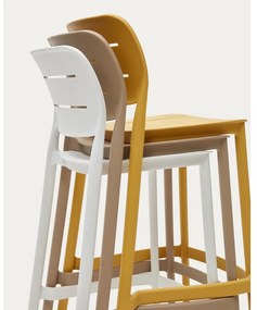 Musztardowy plastikowy hoker ogrodowy Morella – Kave Home