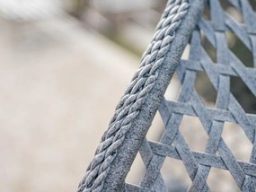 Jasnoszary fotel wiszący TROPIKAL z czarnym stojakiem