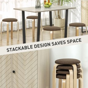 HOMCOM Tapicerowane taborety w zestawie 4, sztaplowane, lakierowane, drewniane nogi, brązowe | Aosom PL