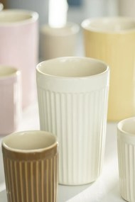 IB Laursen Kremowy kubek ceramiczny z rowkami CAFE MYNTE BUTTER CREAM