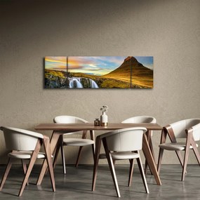 Zdjęcie góry i wodospadów na Islandii (170x50 cm)
