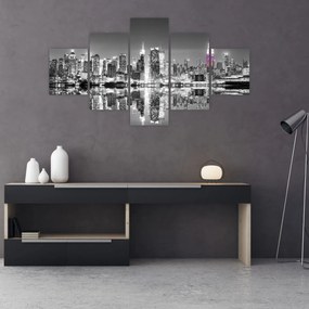 Obraz - Nowy Jork i fioletowy wieżowiec (125x70 cm)