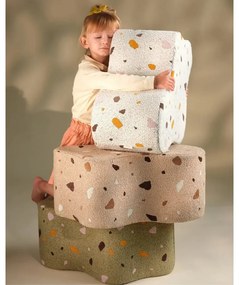 Jasnobrązowy puf dziecięcy z materiału bouclé/z tkaniny szenilowej Terrazzo Cloud – Wigiwama