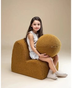 Brązowa poduszka na sofę dziecięcą z materiału bouclé Ball – Wigiwama