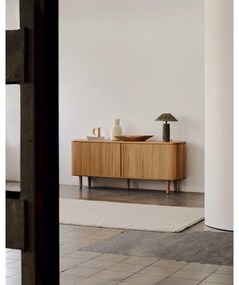 Komoda w dekorze jesionu z drzwiami przesuwnymi w naturalnym kolorze 180x75,5x40 cm Mailen – Kave Home