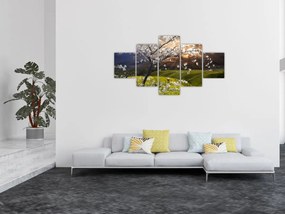 Obraz - Kwitnące drzewo w krajobrazie (125x70 cm)